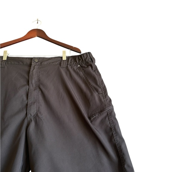 Wrangler Black Cargo Shorts Athletic Style - Picture 2 of 16